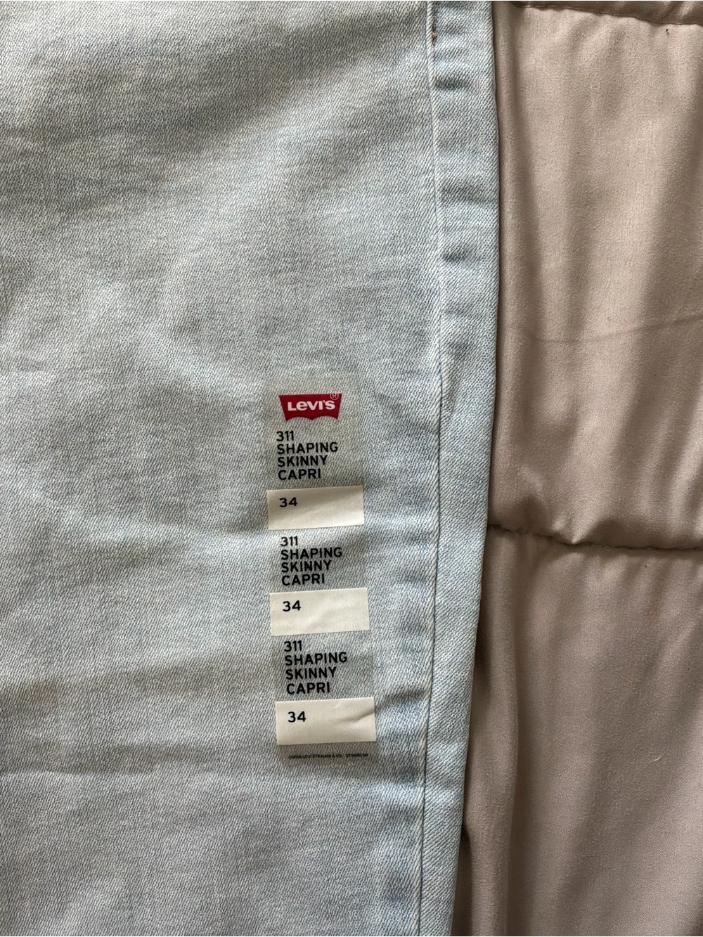 Levis 311 Light Wash Women’s Shaping Skinny Capri Size 34 - Picture 3 of 7